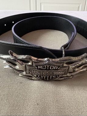 Harley-Davidson Black Leather Belt with Silver Flame Logo Buckle 40